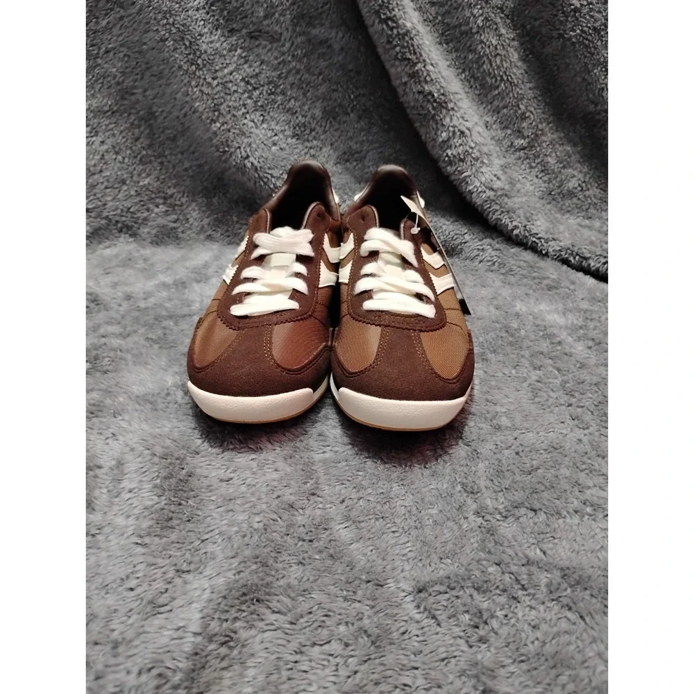 No Boundaries Women's Brown/White Lace Up Low Top Athletic Sneakers